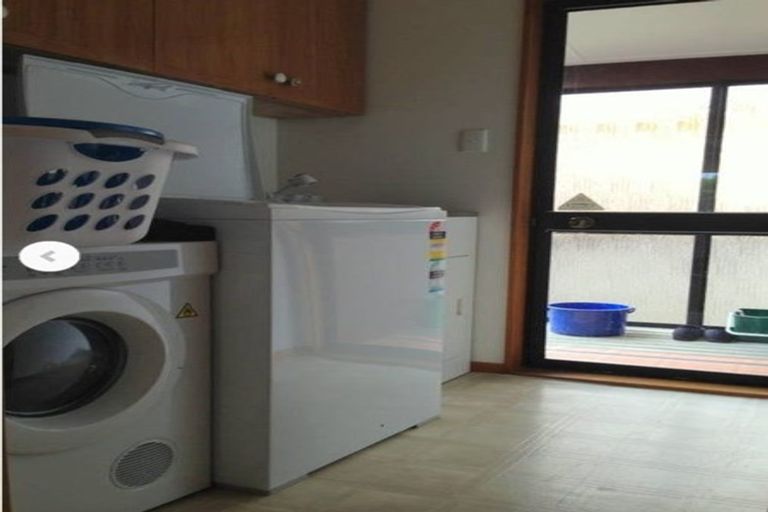 Photo of property in 115 Wiseley Road, West Harbour, Auckland, 0618