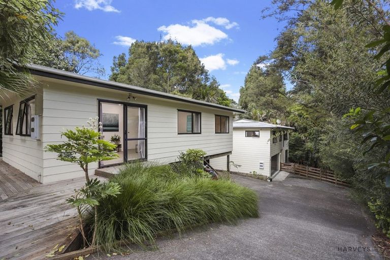 Photo of property in 134 Woodlands Park Road, Titirangi, Auckland, 0604