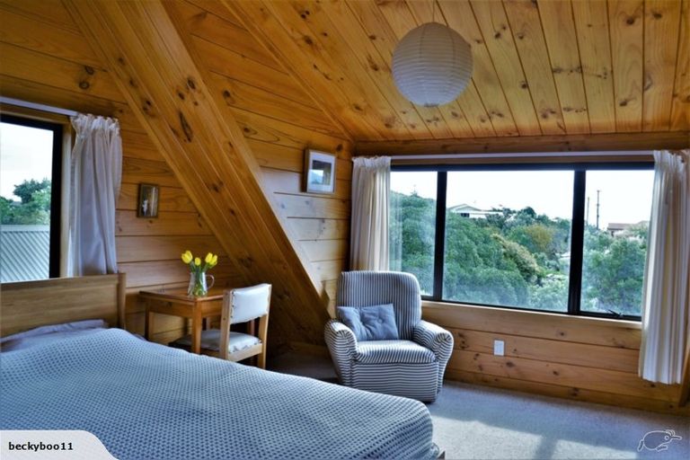 Photo of property in 2 Park Road, Paraparaumu Beach, Paraparaumu, 5032