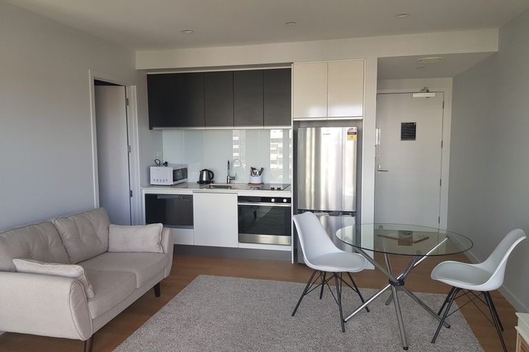 Photo of property in Frank Sargeson Apts, 404/74 Anzac Street, Takapuna, Auckland, 0622