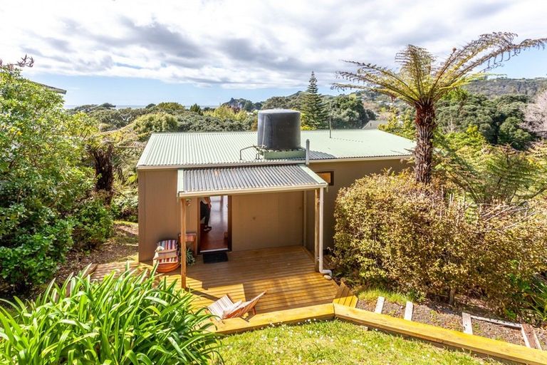 Photo of property in 20 Tutaritari Road, Hahei, Whitianga, 3591