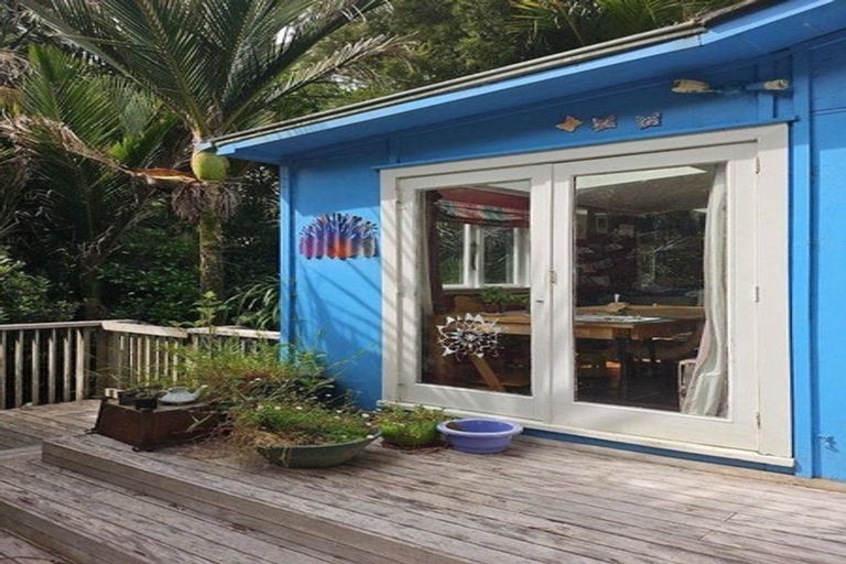 Photo of property in 56 Sylvan Valley Avenue, Titirangi, Auckland, 0604