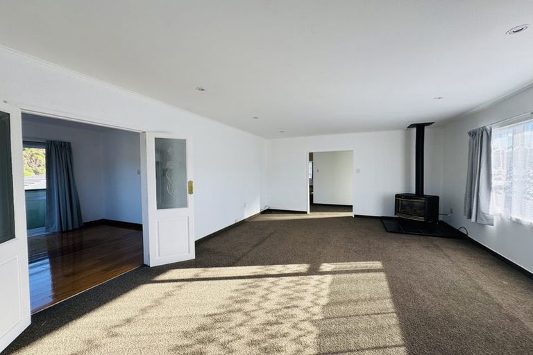 Photo of property in 5 Lincoln Grove, Wainuiomata, Lower Hutt, 5014
