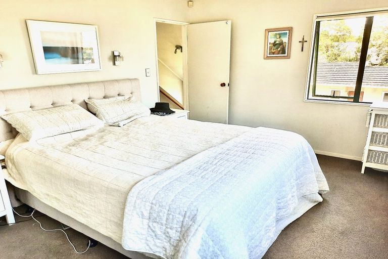 Photo of property in 216 Whangaparaoa Road, Red Beach, 0932