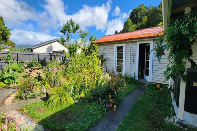Photo of property in 4 Broadway, Reefton, 7830