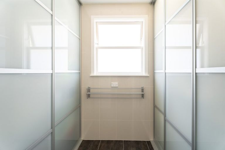 Photo of property in 97a Glanmire Road, Newlands, Wellington, 6037