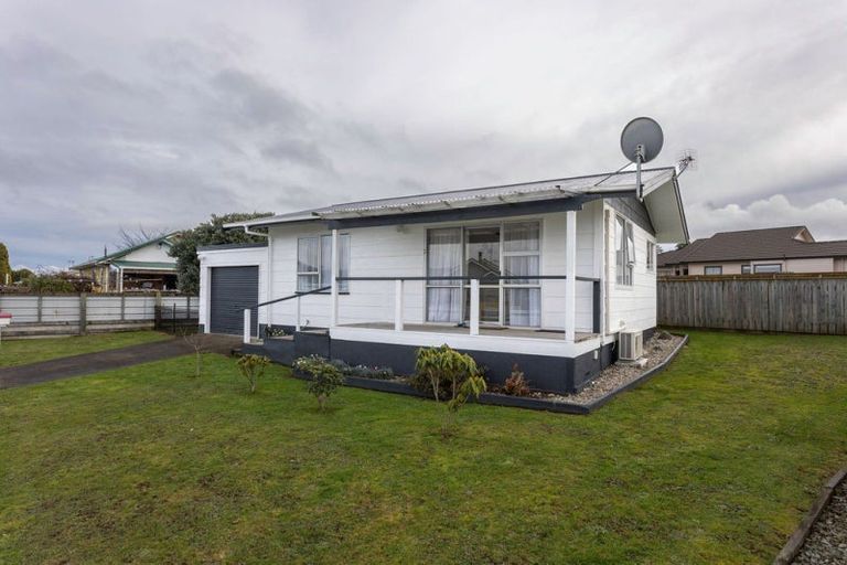 Photo of property in 8 Mccallum Street, Dannevirke, 4930