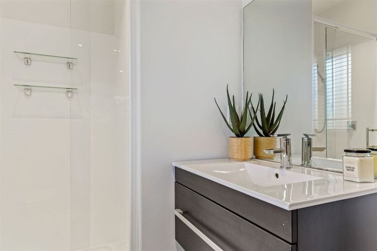 Photo of property in 6 Date Crescent, Aidanfield, Christchurch, 8025