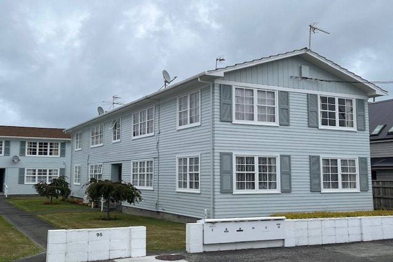 Photo of property in 1/95 Whites Line East, Waiwhetu, Lower Hutt, 5010