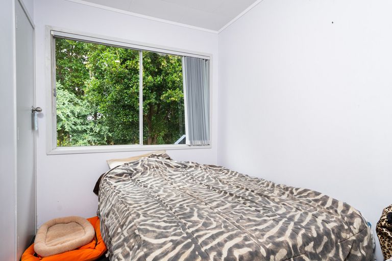 Photo of property in 2/15 Mcleod Road, Henderson, Auckland, 0612