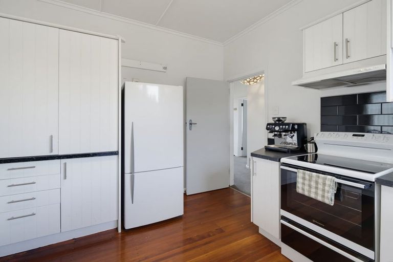 Photo of property in 120 Murdoch Road West, Raureka, Hastings, 4120