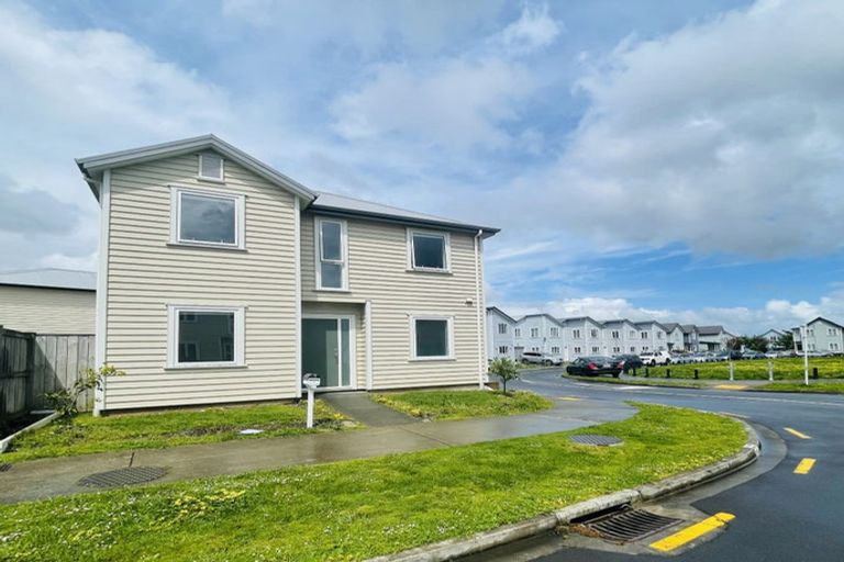Photo of property in 7 Warbler Crescent, Papakura, 2110