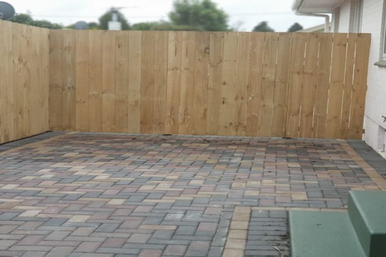 Photo of property in 2/16 South Street, Papakura, 2110