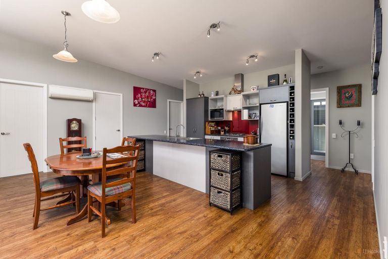 Photo of property in 84 Timaru Road, Waimate, 7924