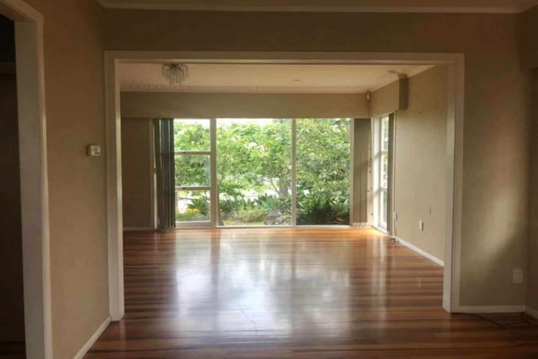 Photo of property in 25 Sorrel Crescent, Bucklands Beach, Auckland, 2012