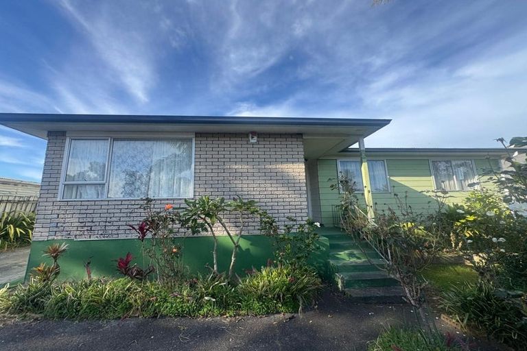 Photo of property in 33 Hyperion Drive, Randwick Park, Auckland, 2105
