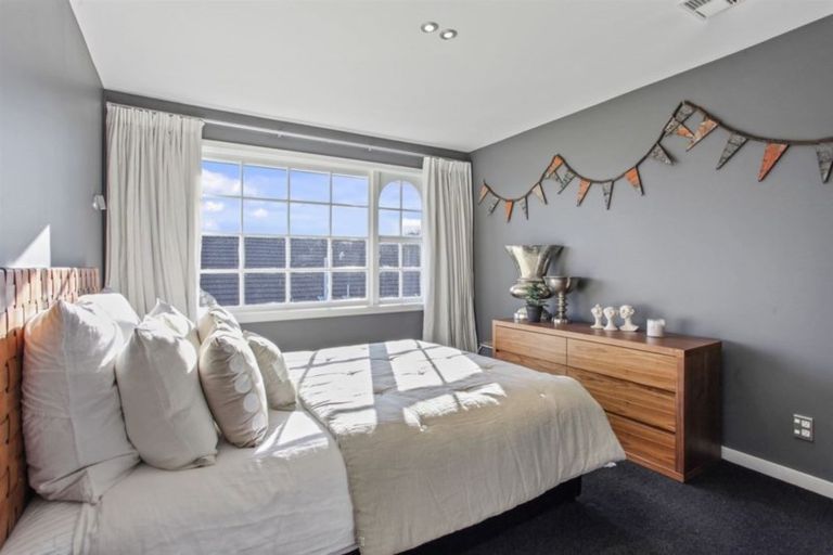 Photo of property in 26 Grahams Road, Ilam, Christchurch, 8041