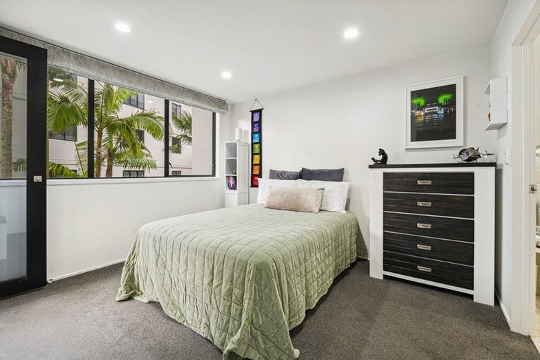 Photo of property in 1e/175 Hurstmere Road, Takapuna, Auckland, 0622