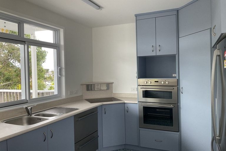 Photo of property in 22a Knightsbridge Drive, Forrest Hill, Auckland, 0620