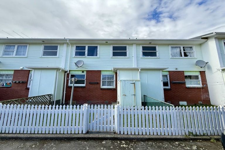 Photo of property in Oberon Flats, 48a Merton Street, Trentham, Upper Hutt, 5018