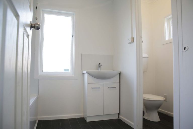 Photo of property in 1/15 Graham Road, Conifer Grove, Takanini, 2112