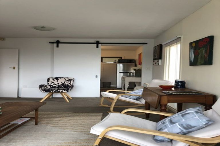 Photo of property in 11/4 Claremont Grove, Mount Victoria, Wellington, 6011