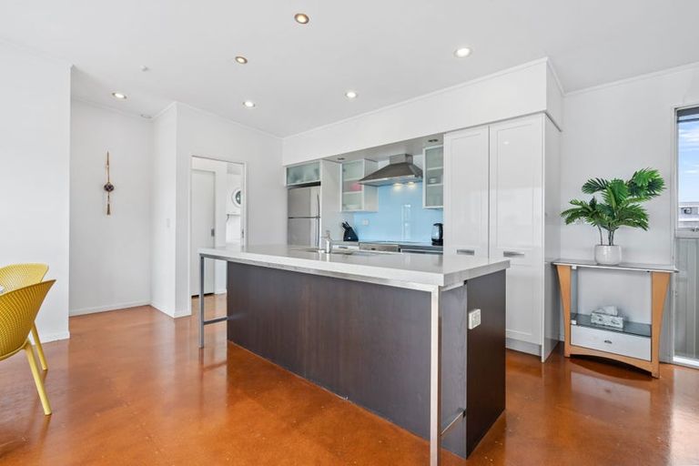 Photo of property in 31 Ata-mahina Way, Ruakaka, 0116