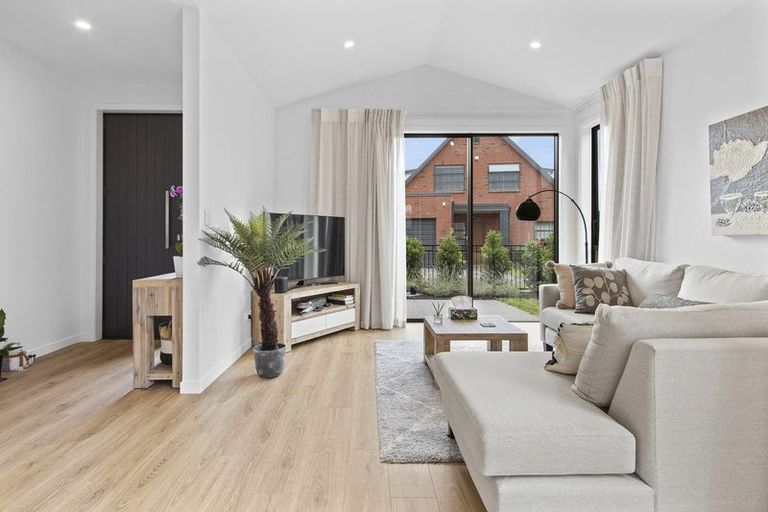 Photo of property in 8 Garland Lane, Leamington, Cambridge, 3432