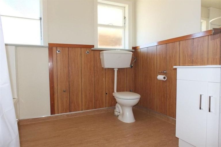 Photo of property in 17 Dunarnan Street, Avonside, Christchurch, 8061