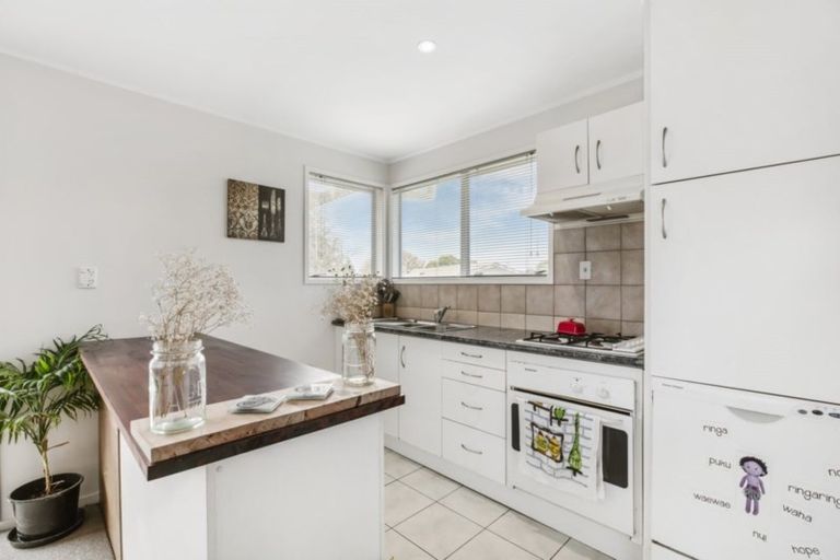 Photo of property in 529 Swanson Road, Ranui, Auckland, 0612