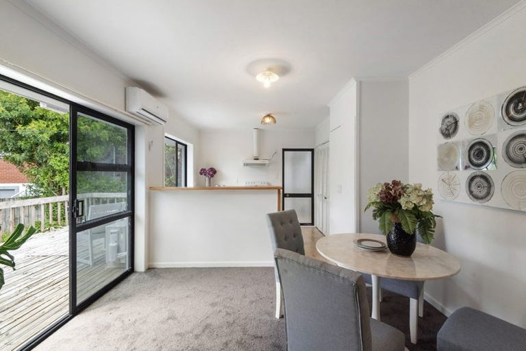 Photo of property in 1/24 Richards Avenue, Forrest Hill, Auckland, 0620