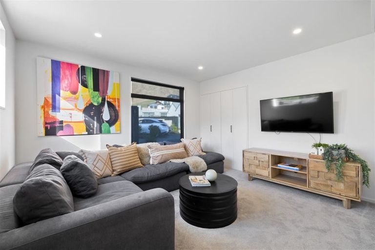 Photo of property in 5 Betty Roberts Lane, Cracroft, Christchurch, 8022