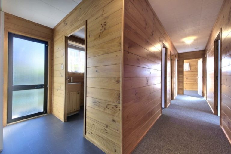 Photo of property in 2/22 Elizabeth Drive, West Harbour, Auckland, 0618