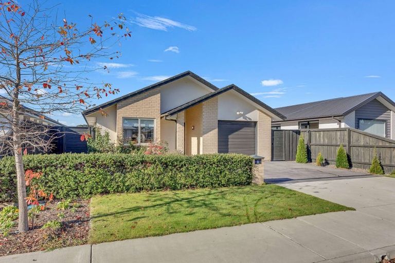 Photo of property in 6 Crossley Avenue, Woodend, 7610