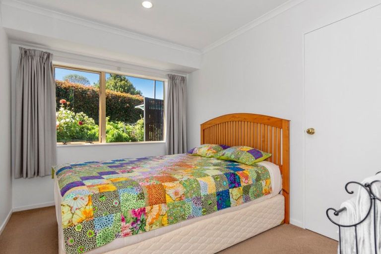 Photo of property in 1 Tautara Place, Ohauiti, Tauranga, 3112