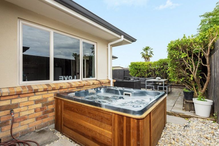 Photo of property in 86 Solomon Street, Brookfield, Tauranga, 3110