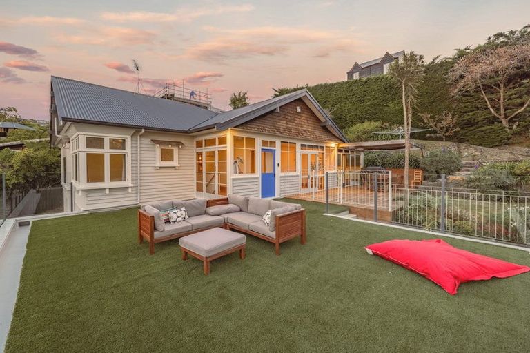 Photo of property in 94 Mount Pleasant Road, Mount Pleasant, Christchurch, 8081