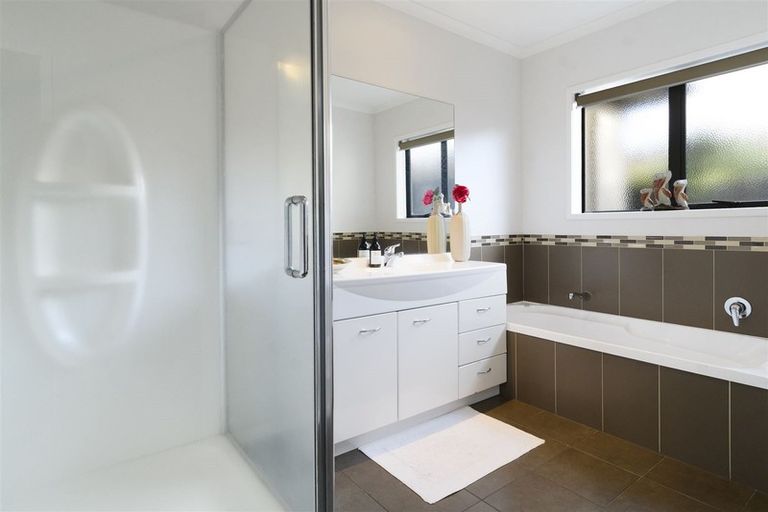 Photo of property in 6 Tomika Crescent, Papamoa Beach, Papamoa, 3118