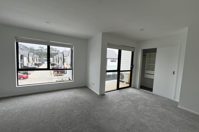 Photo of property in 73 Papatupu Way, Kumeu, 0810