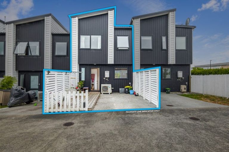 Photo of property in 24 Kopuru Road, Whenuapai, Auckland, 0618