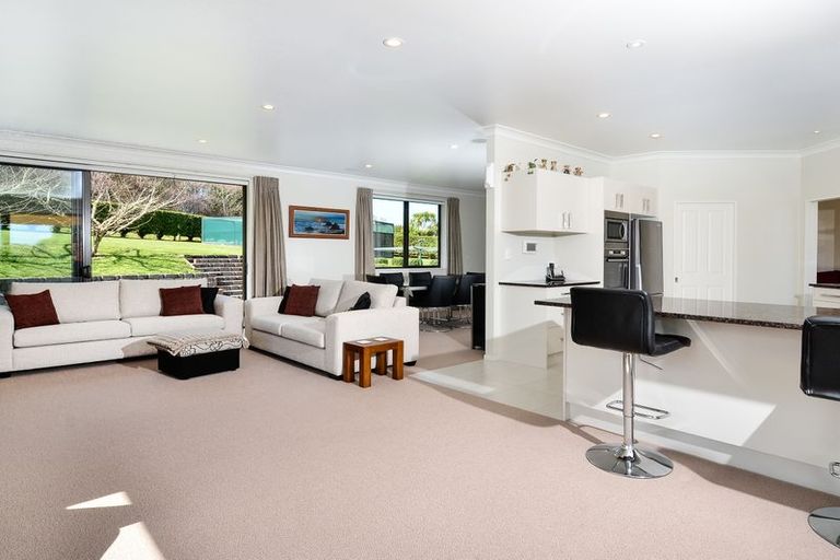 Photo of property in 198 Oraha Road, Kumeu, 0892