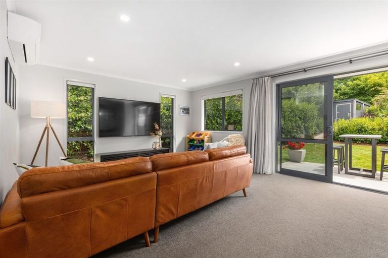 Photo of property in 31 Mooring Close, Whitby, Porirua, 5024