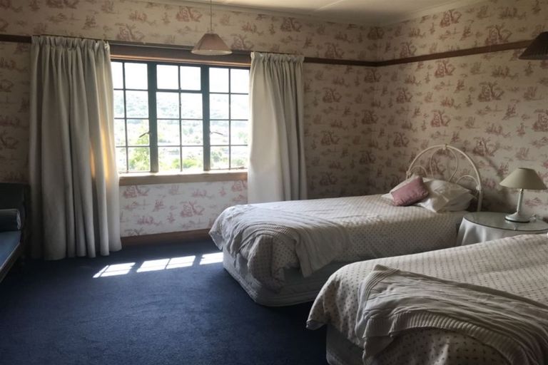 Photo of property in 118 Wellington Street, Picton, 7220