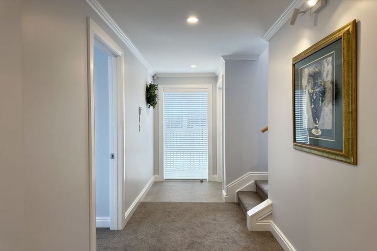 Photo of property in 7b Garadice Road, Rothesay Bay, Auckland, 0630