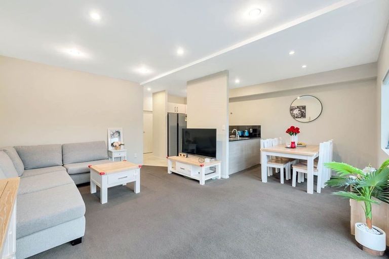 Photo of property in 10/45a Swanson Road, Henderson, Auckland, 0610