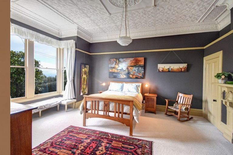 Photo of property in 1 Alison Crescent, Belleknowes, Dunedin, 9011