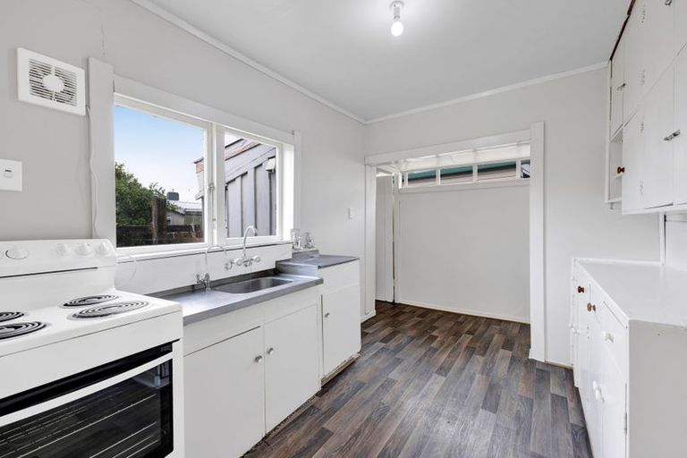 Photo of property in 66 Camberwell Road, Hawera, 4610