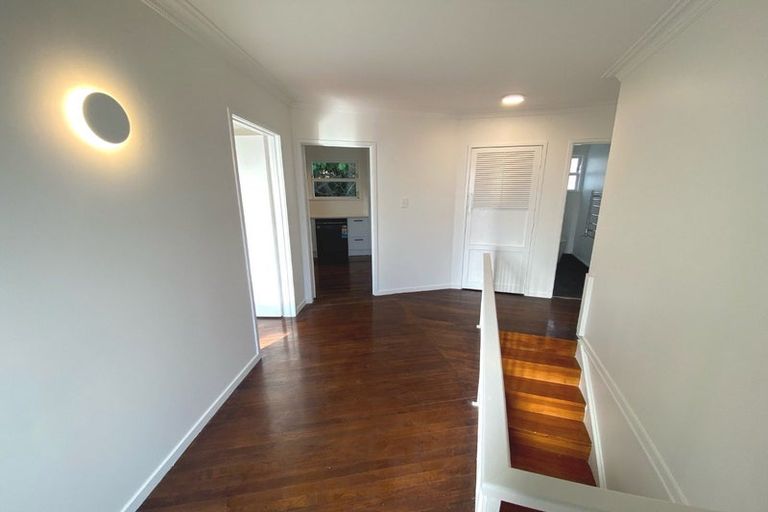 Photo of property in 30 Lawrence Crescent, Hillpark, Auckland, 2102