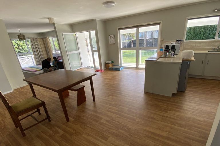 Photo of property in 16 Kakapo Place, Papatoetoe, Auckland, 2025