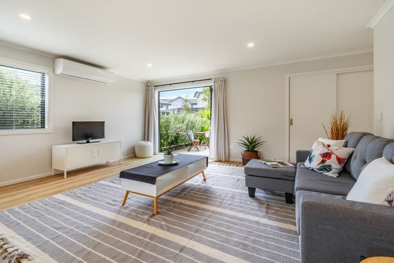 Photo of property in 6 Pateke Drive, Kenepuru, Porirua, 5022